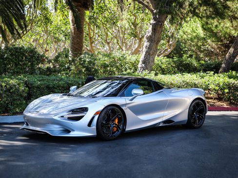 Used 2024 McLaren 750S Spider RWD image 24