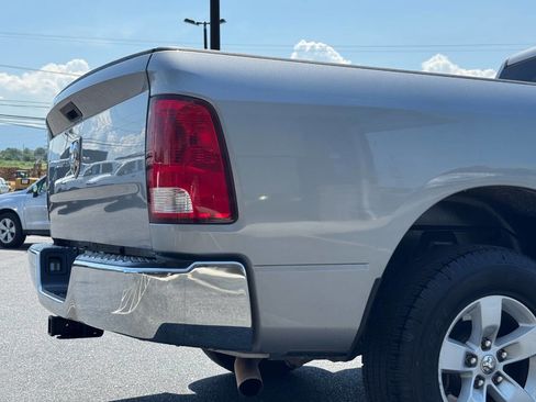 Used 2019 RAM 1500 Classic SLT image 33