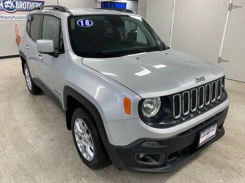 Used 2018 Jeep Renegade Latitude image 11