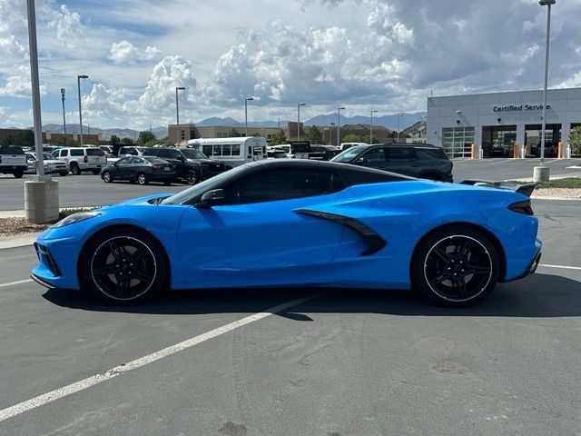 Used 2021 Chevrolet Corvette Stingray Preferred Conv w/ Z51 Performance Package RWD image 2