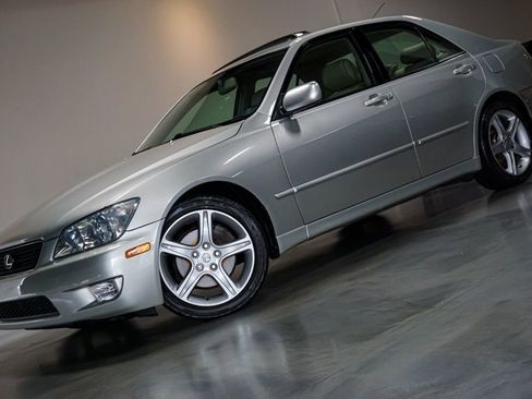 Used 2002 Lexus IS 300 image 30