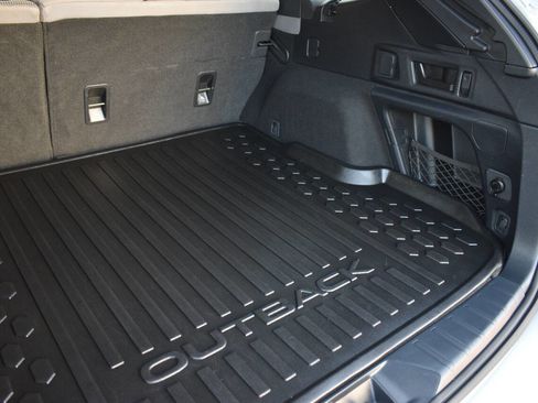 Used 2024 Subaru Outback Premium image 11