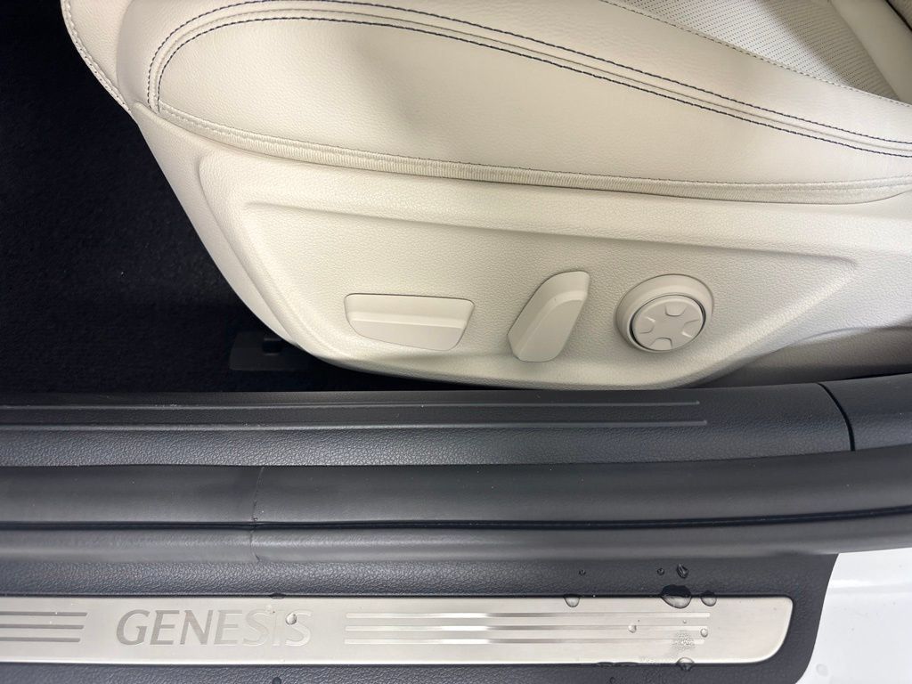 New 2026 Genesis G70 2.5T RWD image 15