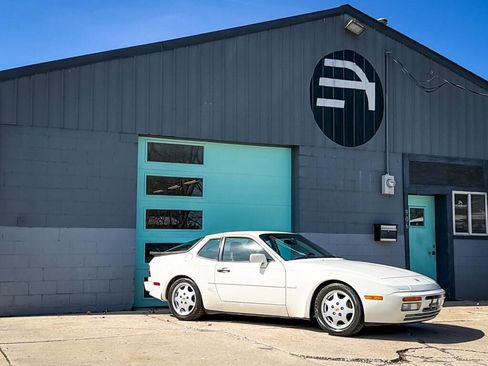 Used 1989 Porsche 944 S2 image 1