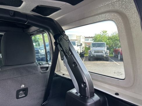 Certified 2022 Jeep Wrangler Unlimited Sport image 31