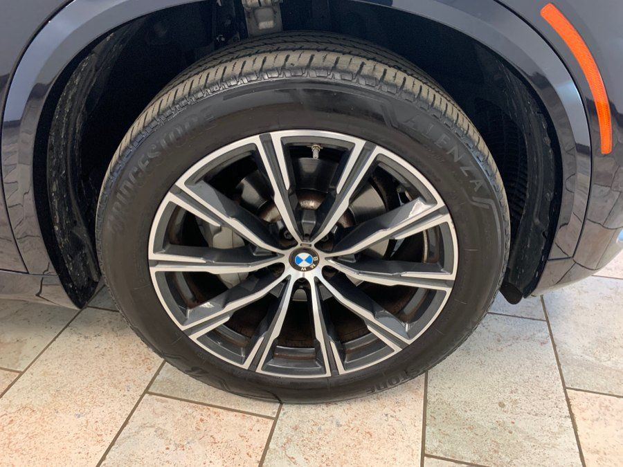 Used 2023 BMW X5 xDrive40i w/ M Sport Package AWD/4WD image 9