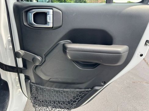 Used 2018 Jeep Wrangler Unlimited Sport image 22