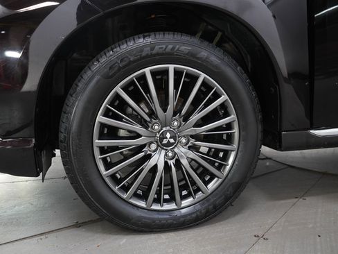 Used 2022 Mitsubishi Outlander 4WD Plug-In Hybrid image 29