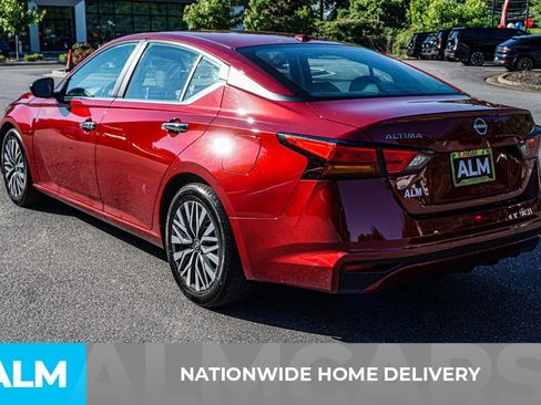 Used 2024 Nissan Altima 2.5 SV FWD image 5