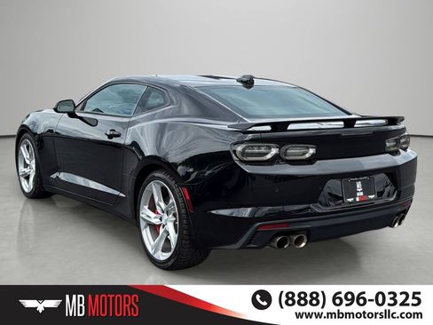 Used 2021 Chevrolet Camaro SS RWD image 3