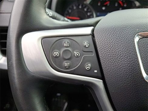 Used 2024 GMC Terrain SLT image 20