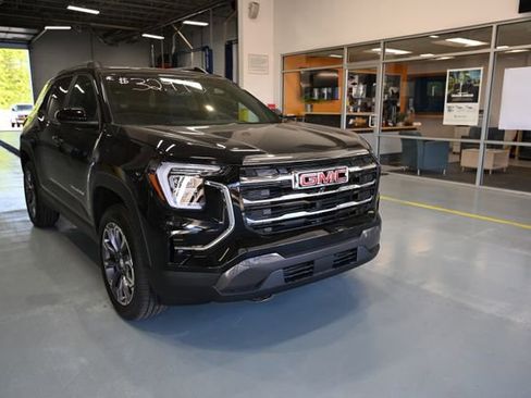 New 2026 GMC Terrain Elevation w/ Elevation Premium Package FWD image 3