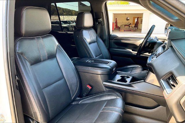 Used 2021 Chevrolet Tahoe RST w/ Luxury Package AWD/4WD image 7