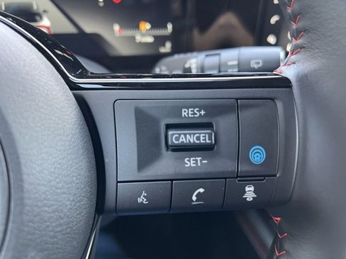Certified 2025 Nissan Kicks SR image 16