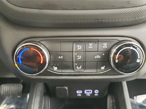 Used 2023 Chevrolet TrailBlazer LT FWD image 26