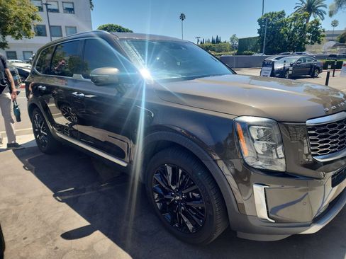Used 2020 Kia Telluride SX w/ SX Prestige Package AWD/4WD image 2