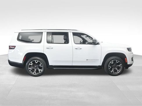 Used 2023 Jeep Wagoneer Series III w/ Preferred Equipment Group image 7