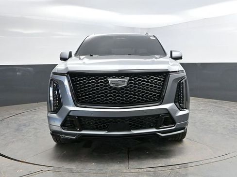 Used 2025 Cadillac Escalade V AWD/4WD image 2