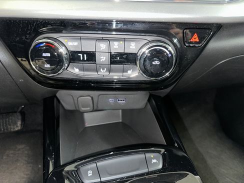 Certified 2024 Chevrolet Trax LT w/ Driver Confidence Package image 11