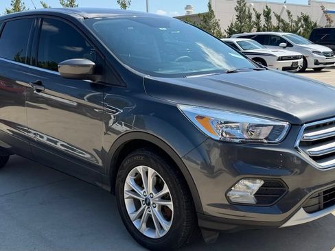 Used 2019 Ford Escape SE FWD image 7