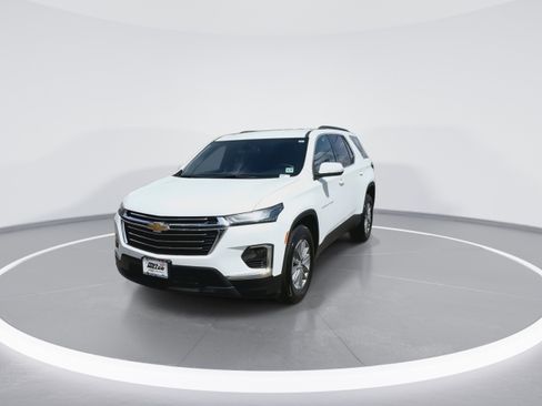 Used 2022 Chevrolet Traverse LT w/ LPO, Floor Liner Package image 8