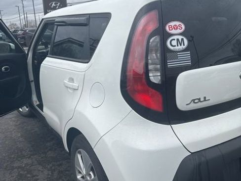 Used 2016 Kia Soul image 6