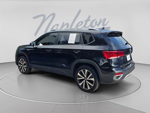 Certified 2024 Volkswagen Taos SE FWD image 7