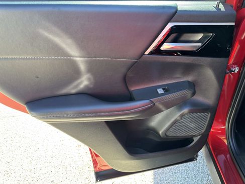 Used 2023 Mitsubishi Outlander SE image 9