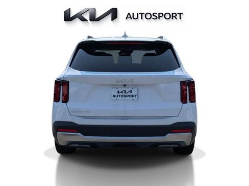 Certified 2024 Kia Sorento S FWD image 9