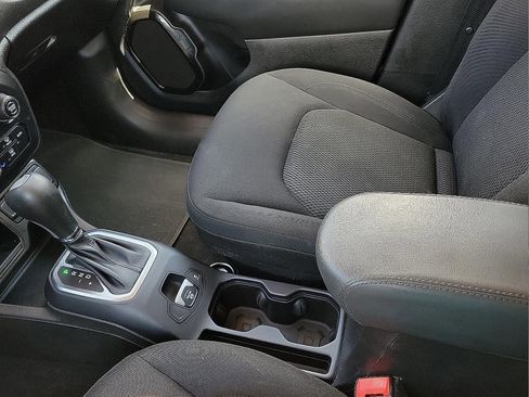 Used 2020 Jeep Renegade Altitude image 20