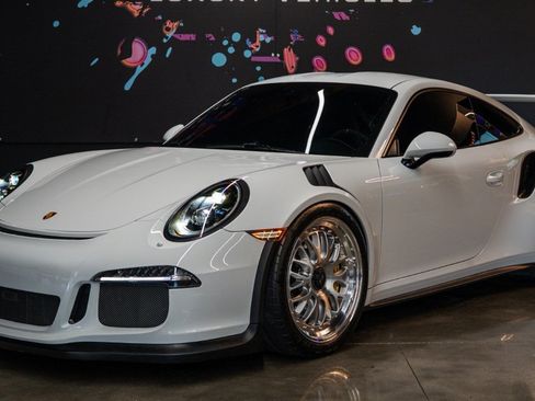 Used 2016 Porsche 911 GT3 RS RWD image 2