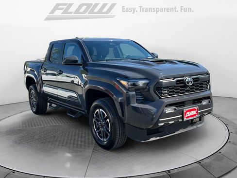 Used 2025 Toyota Tacoma TRD Sport image 1