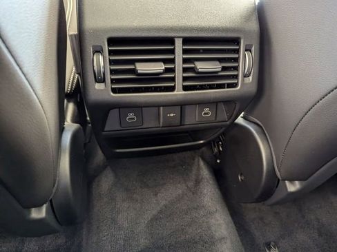 New 2024 Jaguar E-PACE R-Dynamic SE image 13