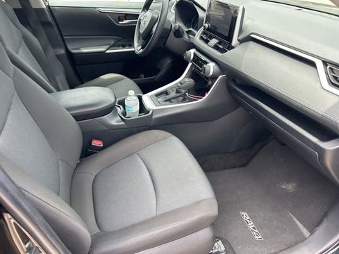 Used 2025 Toyota RAV4 XLE FWD image 10