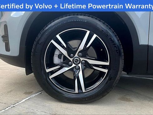 Certified 2025 Volvo XC40 B5 Core image 11