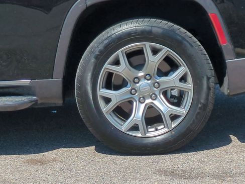 Used 2022 Jeep Wagoneer Series II AWD/4WD image 14