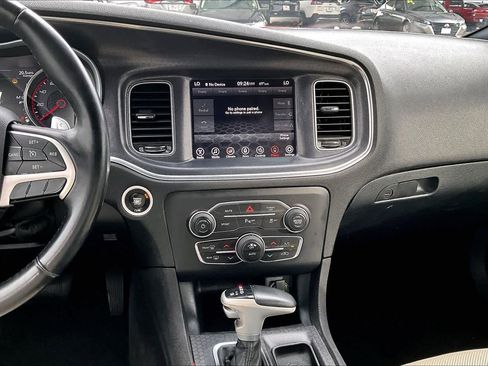 Used 2017 Dodge Charger SXT w/ Plus Group image 7