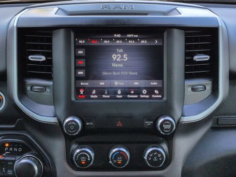 Used 2019 RAM 1500 Big Horn AWD/4WD image 18