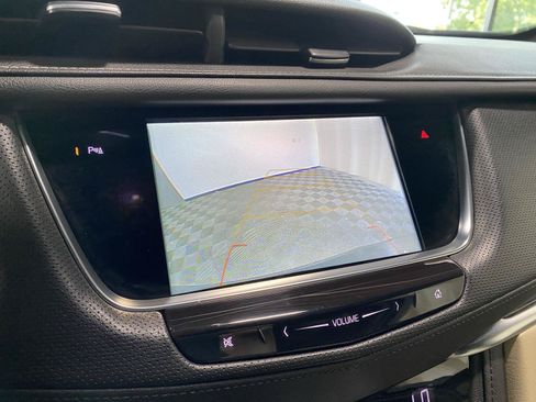 Used 2018 Cadillac XT5 FWD image 23