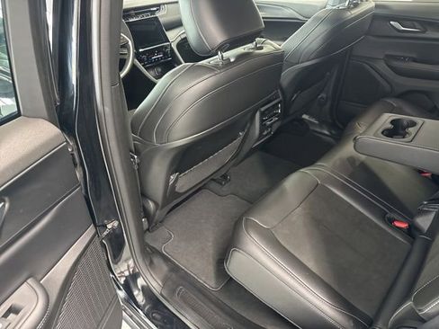 Used 2024 Jeep Grand Cherokee Altitude AWD/4WD image 22