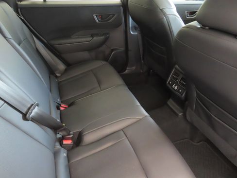 Used 2026 Subaru Outback Limited AWD/4WD image 25