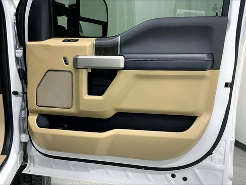 Used 2020 Ford F250 Lariat w/ Lariat Ultimate Package image 29