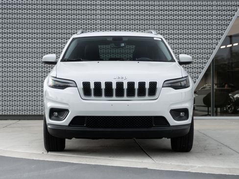 Used 2019 Jeep Cherokee Latitude Plus w/ Comfort/Convenience Group image 22