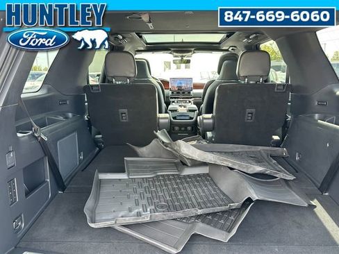 Used 2022 Lincoln Navigator Reserve image 12