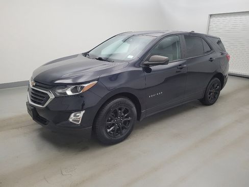 Used 2021 Chevrolet Equinox LS w/ LS Convenience Package AWD/4WD image 2