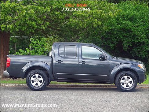 Used 2013 Nissan Frontier SV w/ SV Value Truck Pkg image 5