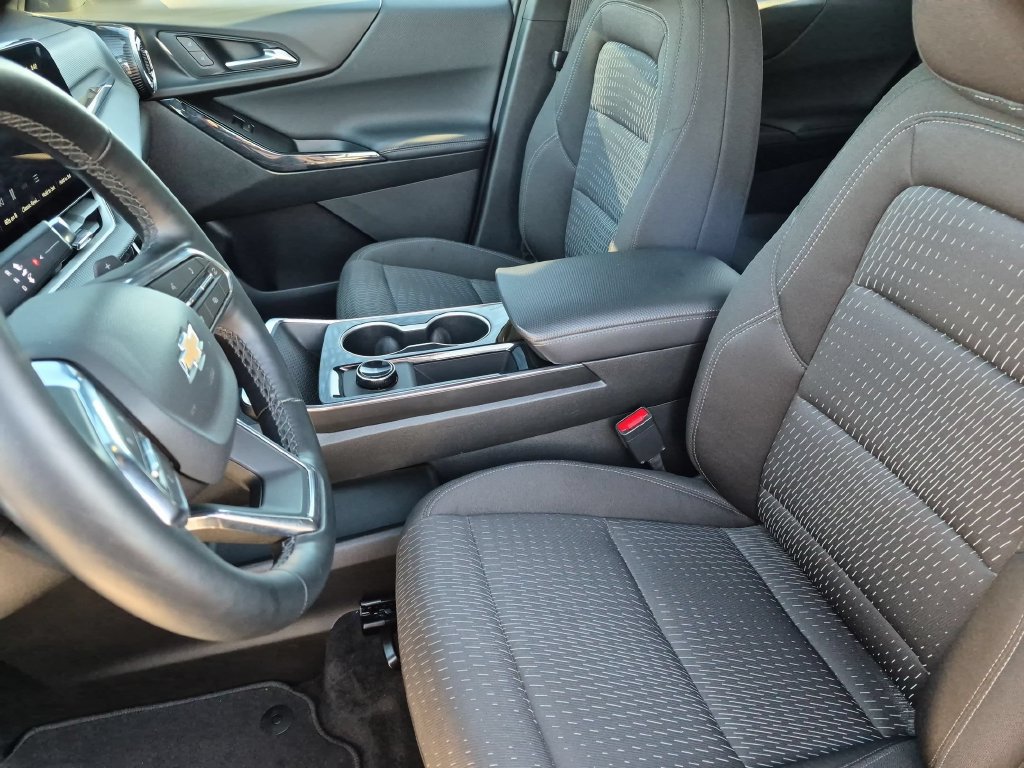Used 2026 Chevrolet Equinox LT AWD/4WD image 25