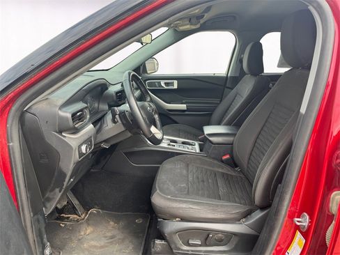 Used 2020 Ford Explorer XLT w/ Comfort Package image 9