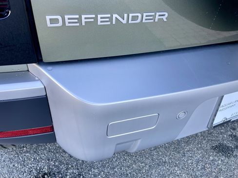 Certified 2024 Land Rover Defender 110 S AWD/4WD image 33
