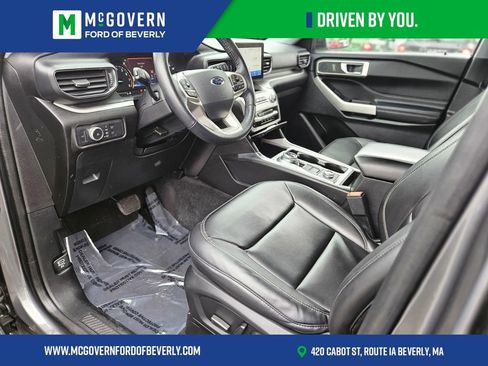 Used 2022 Ford Explorer XLT w/ Equipment Group 202A AWD/4WD image 17